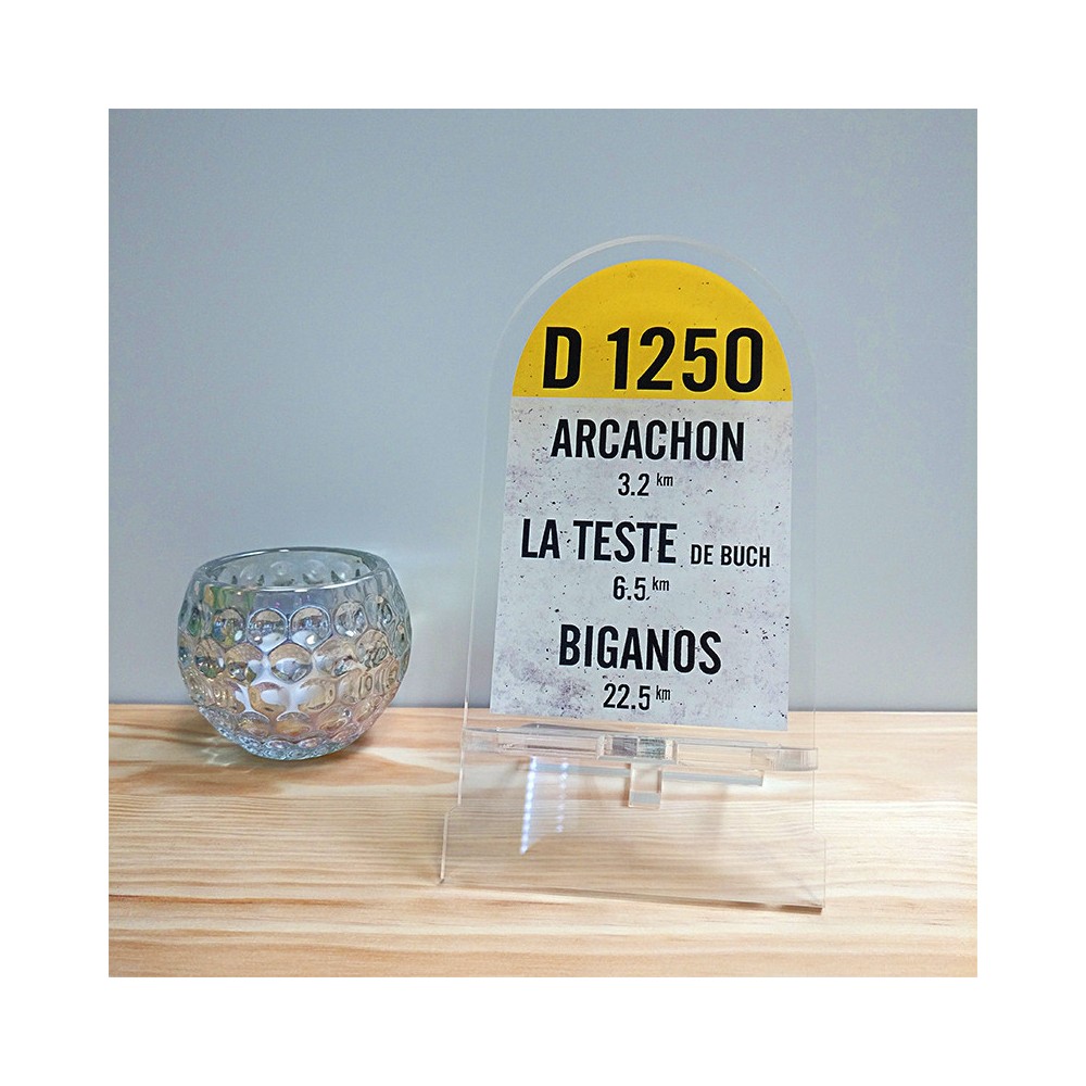 Borne Gironde D1250 – Support de Téléphone Plexiglas